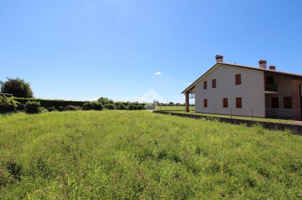 terreno in vendita a Monticello Conte Otto in zona Vigardolo