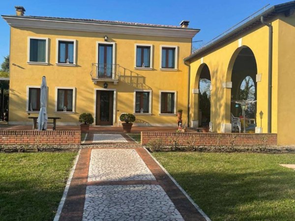 casa indipendente in vendita a Montorso Vicentino