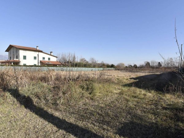 terreno edificabile in vendita a Mussolente in zona Casoni