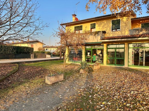 locale commerciale in vendita a Mussolente in zona Casoni