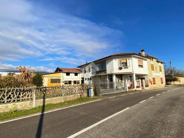 casa indipendente in vendita a Mussolente in zona Casoni