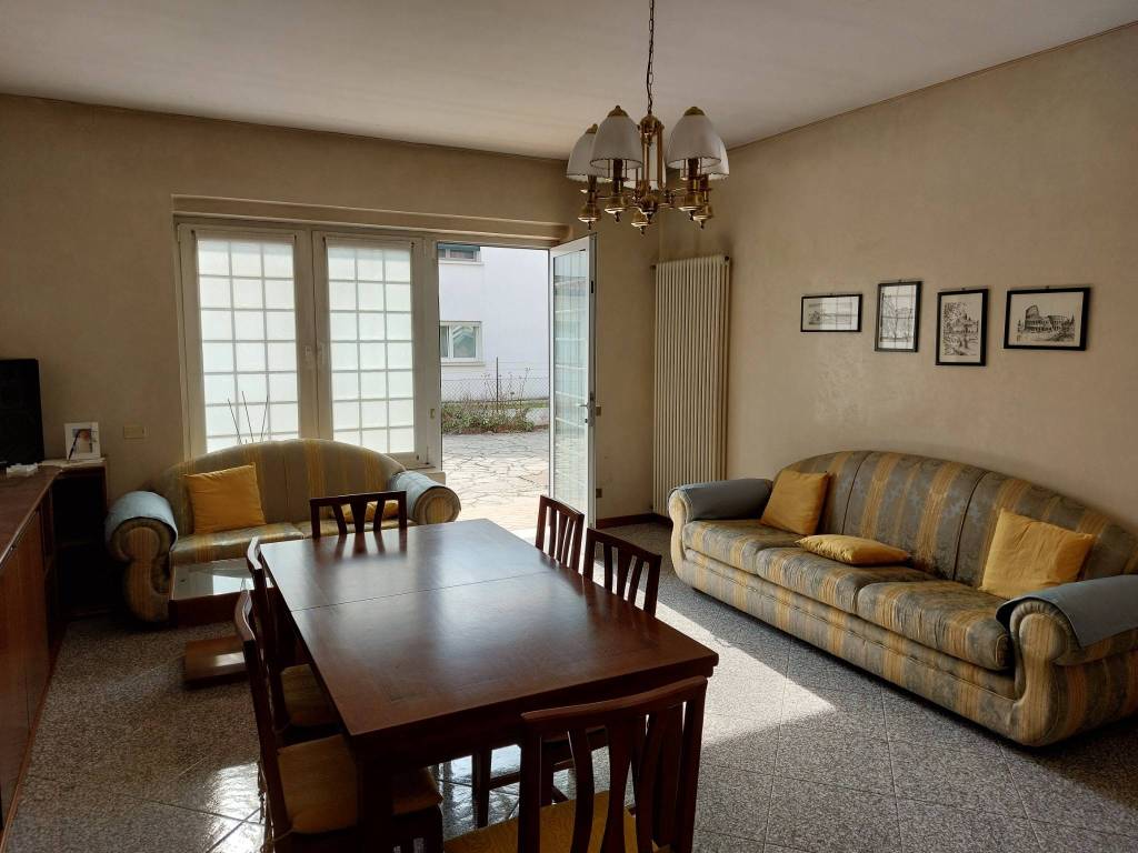 casa indipendente in vendita a Mussolente in zona Casoni