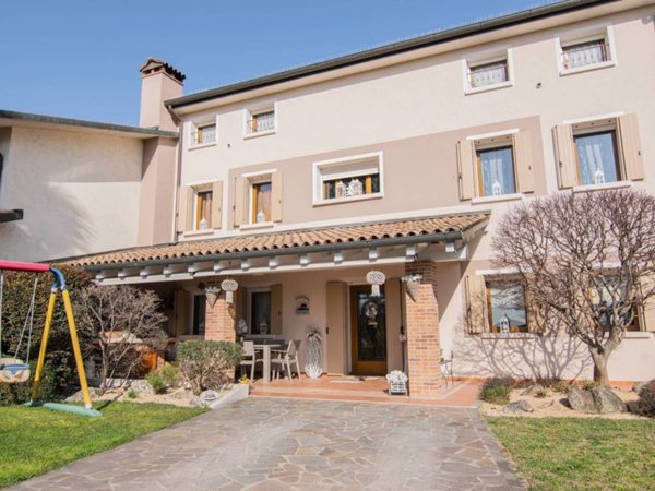 casa indipendente in vendita a Mussolente in zona Casoni