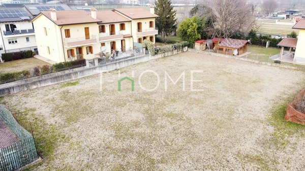 terreno edificabile in vendita a Mussolente in zona Casoni