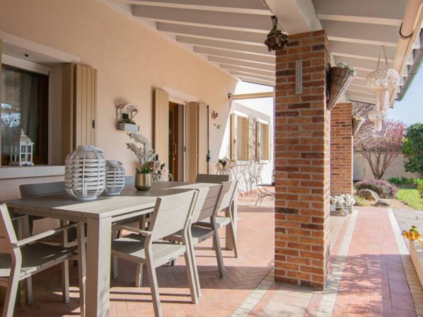 casa indipendente in vendita a Mussolente in zona Casoni
