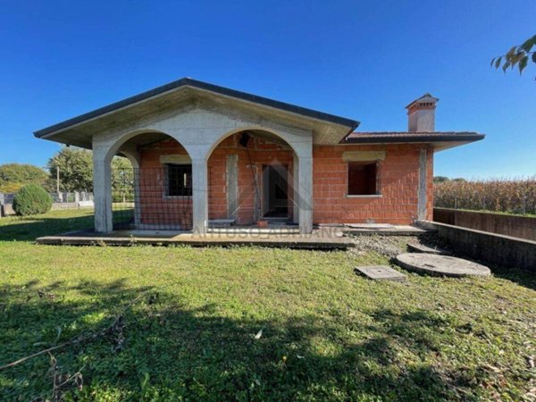 casa indipendente in vendita a Mussolente in zona Casoni