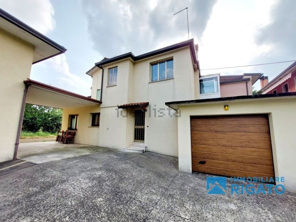 esavano in vendita a Mussolente