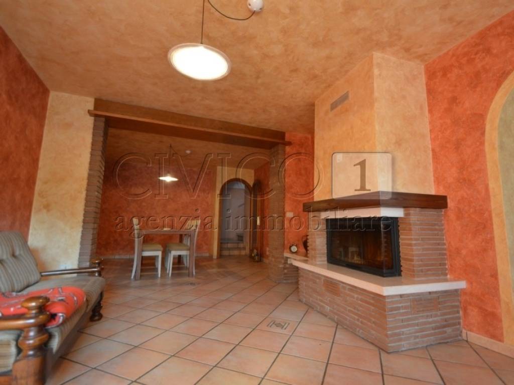 casa indipendente in vendita a Nanto