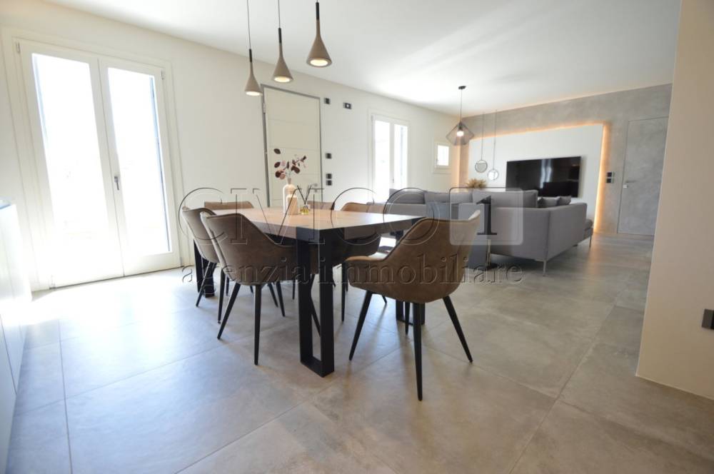 casa indipendente in vendita a Nanto