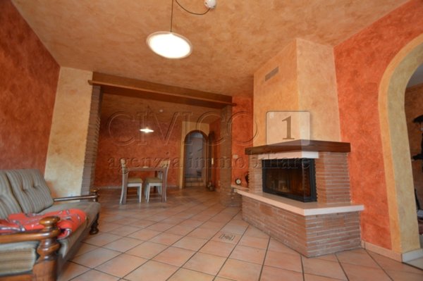casa indipendente in vendita a Nanto