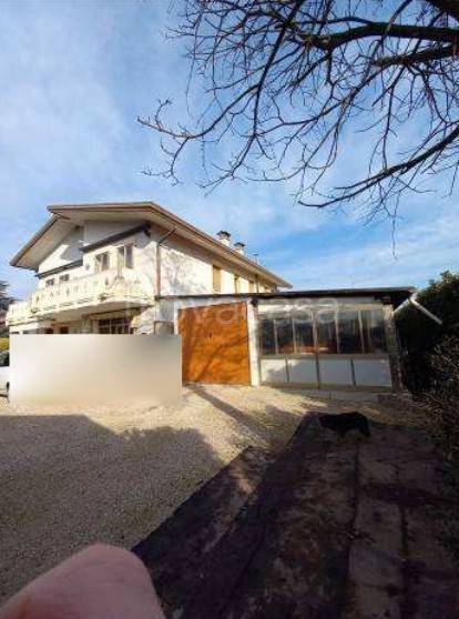 casa indipendente in vendita a Nanto