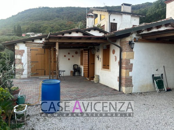 casa indipendente in vendita a Nanto in zona Bosco di Nanto