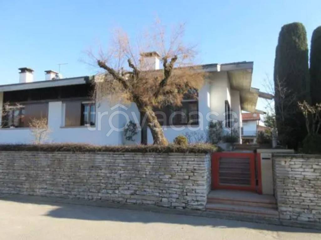 casa indipendente in vendita a Nove