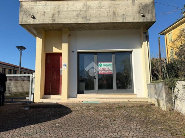 negozio in vendita a Nove