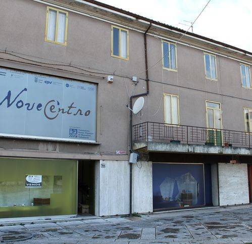 esavano in vendita a Nove