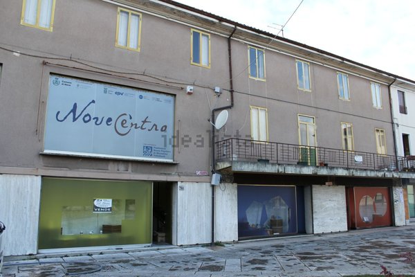 esavano in vendita a Nove