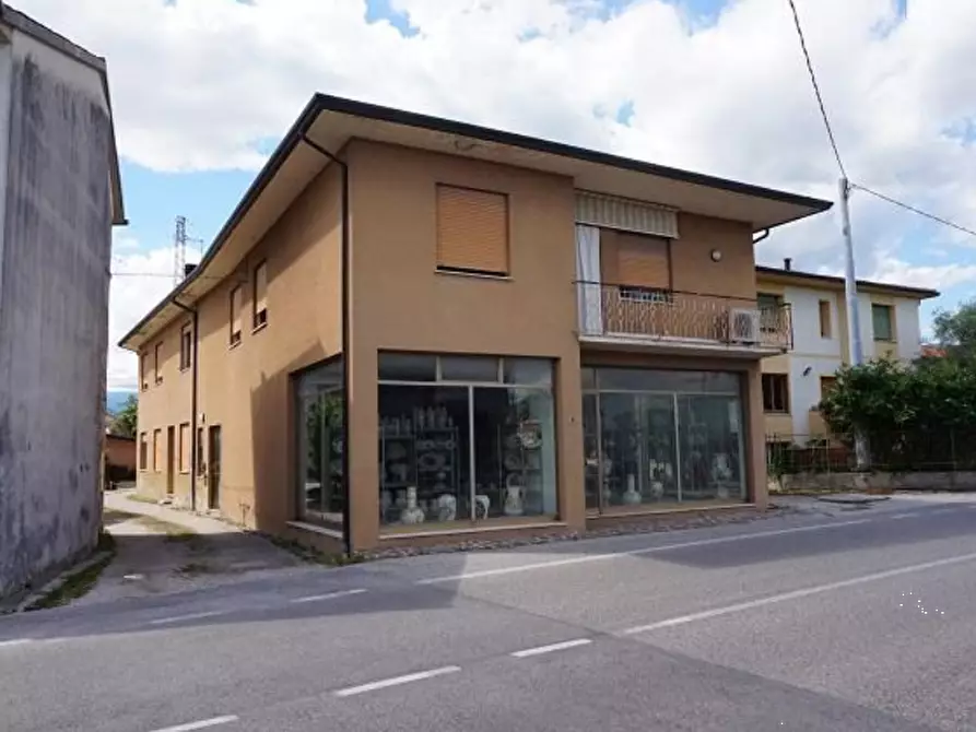 casa indipendente in vendita a Nove