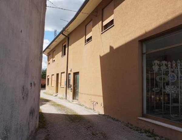 casa indipendente in vendita a Nove