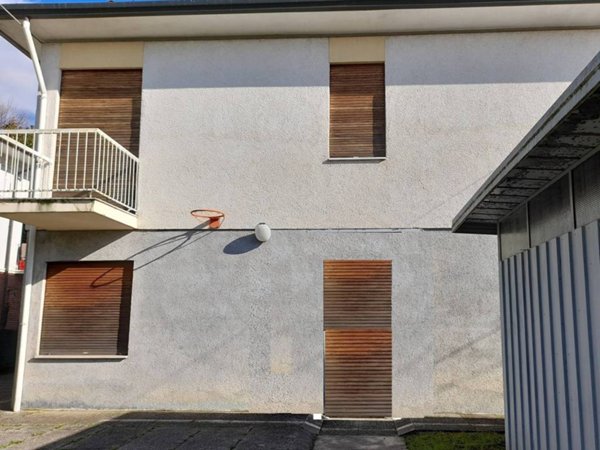 casa indipendente in vendita a Nove