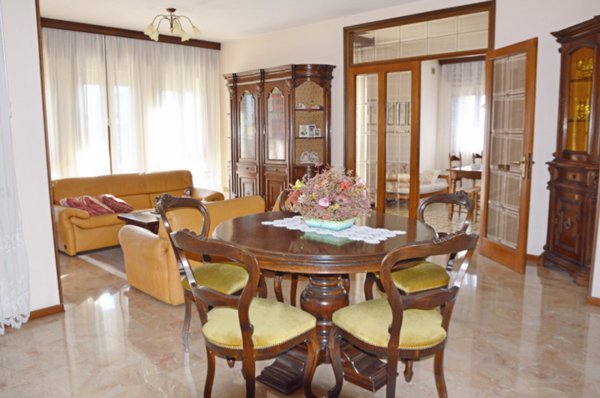 casa indipendente in vendita a Nove