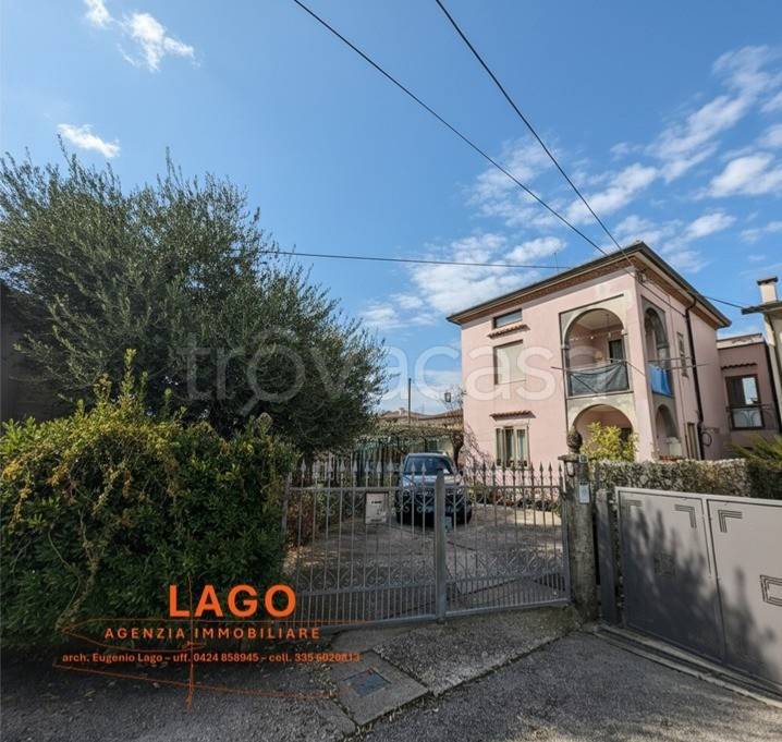 casa indipendente in vendita a Nove