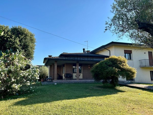 casa indipendente in vendita a Nove