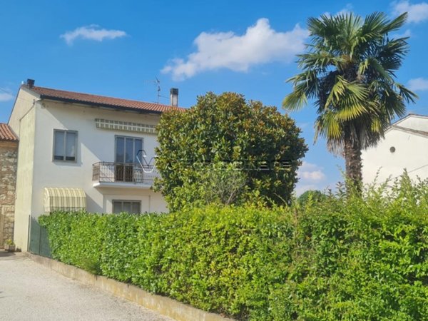 casa indipendente in vendita a Noventa Vicentina