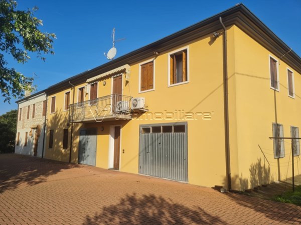 casa indipendente in vendita a Noventa Vicentina