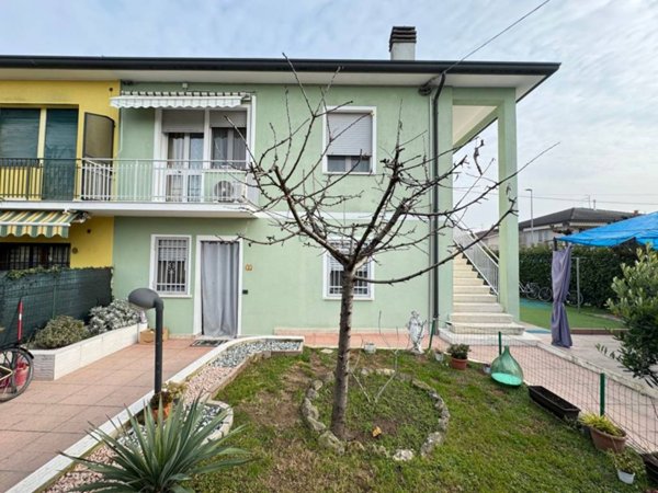 casa indipendente in vendita a Noventa Vicentina