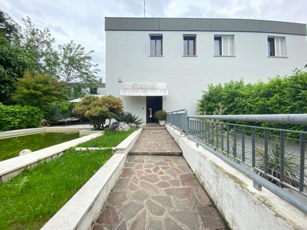 casa indipendente in vendita a Noventa Vicentina