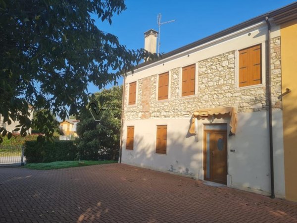 casa indipendente in vendita a Noventa Vicentina
