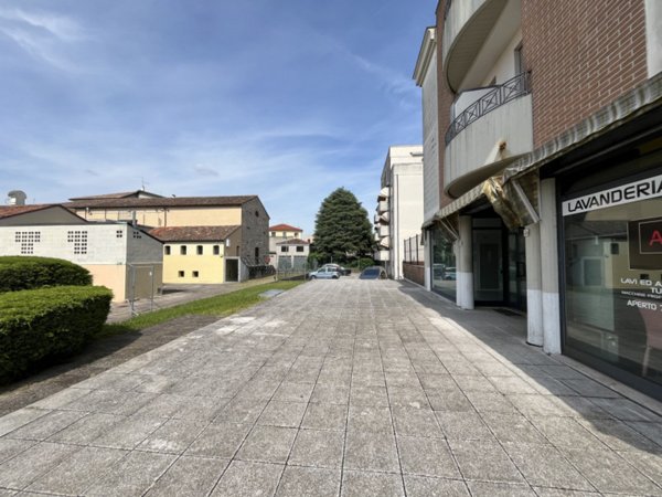 negozio in vendita a Noventa Vicentina