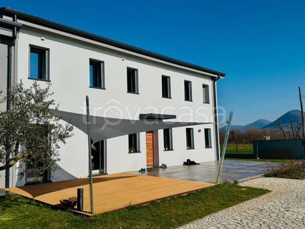 casa indipendente in vendita a Noventa Vicentina