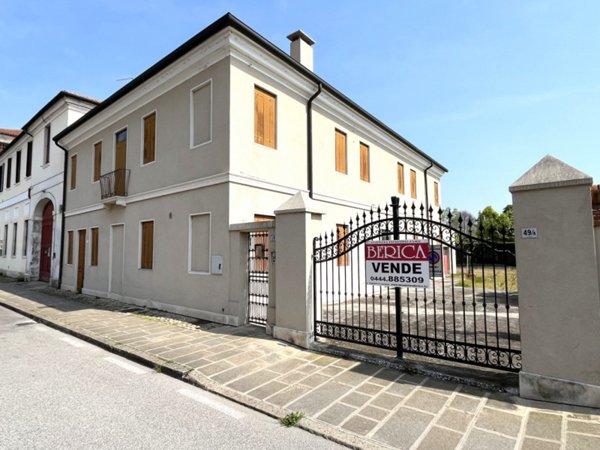 casa indipendente in vendita a Noventa Vicentina