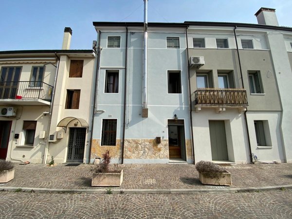 casa indipendente in vendita a Noventa Vicentina