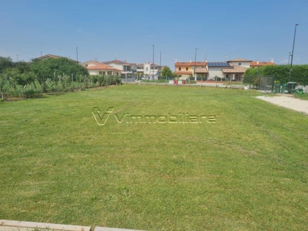 terreno edificabile in vendita a Noventa Vicentina