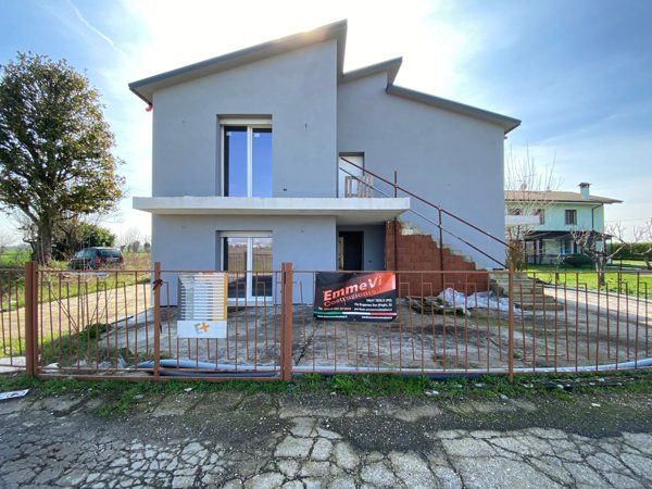casa indipendente in vendita a Noventa Vicentina