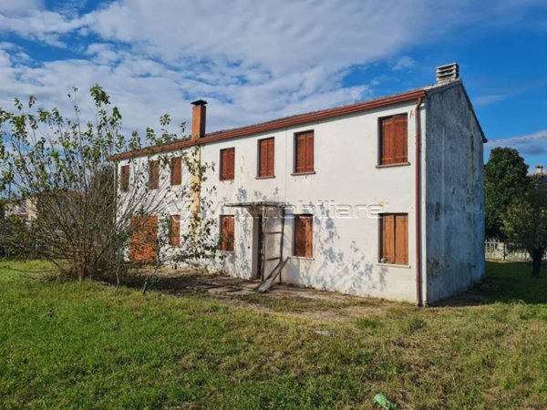 casa indipendente in vendita a Noventa Vicentina