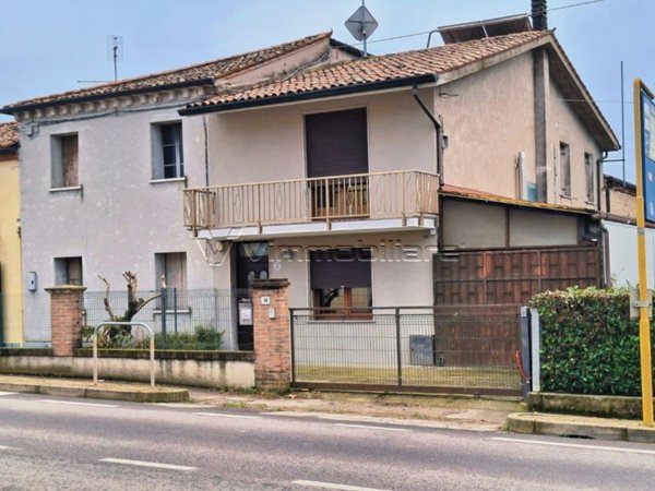 casa indipendente in vendita a Noventa Vicentina in zona Caselle