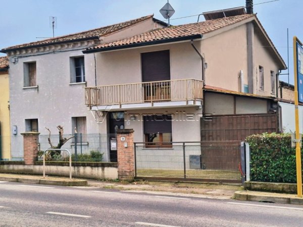 casa indipendente in vendita a Noventa Vicentina in zona Caselle