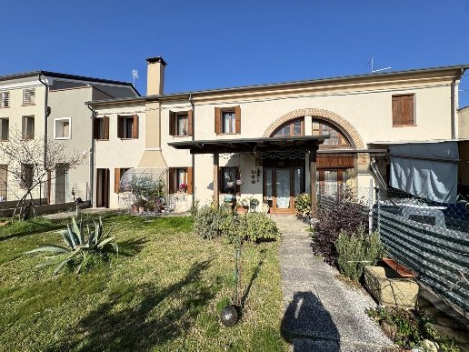 casa indipendente in vendita a Noventa Vicentina