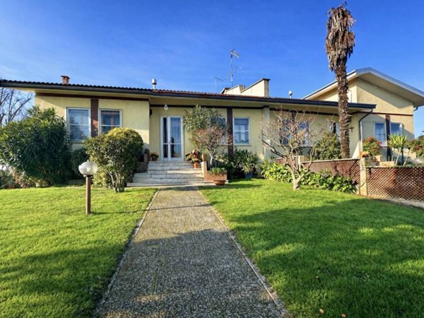 casa indipendente in vendita a Noventa Vicentina