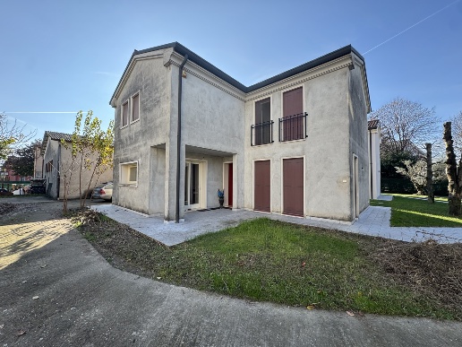 casa indipendente in vendita a Noventa Vicentina