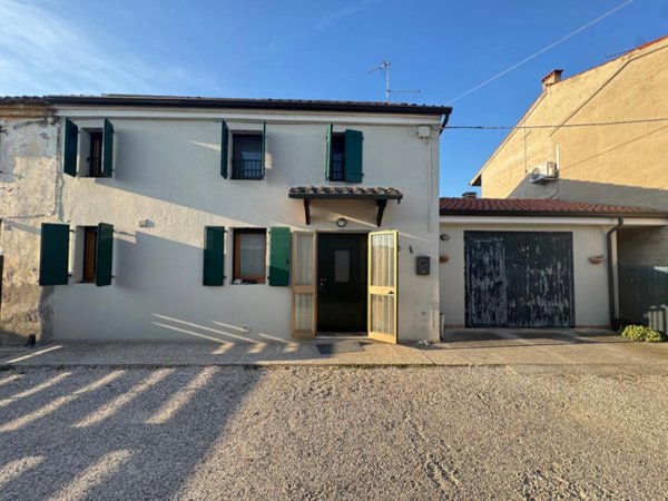casa indipendente in vendita a Noventa Vicentina