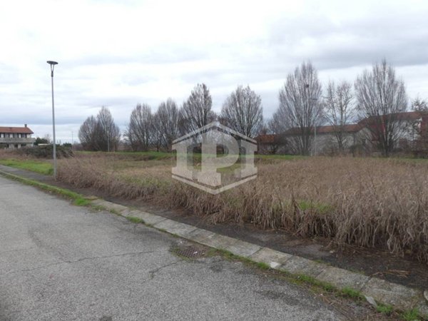 terreno edificabile in vendita a Noventa Vicentina in zona Saline