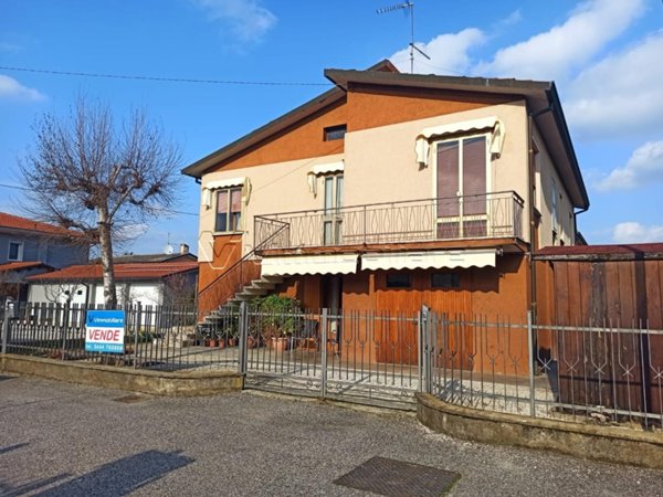 casa indipendente in vendita a Noventa Vicentina