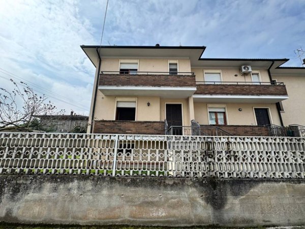 casa indipendente in vendita a Noventa Vicentina