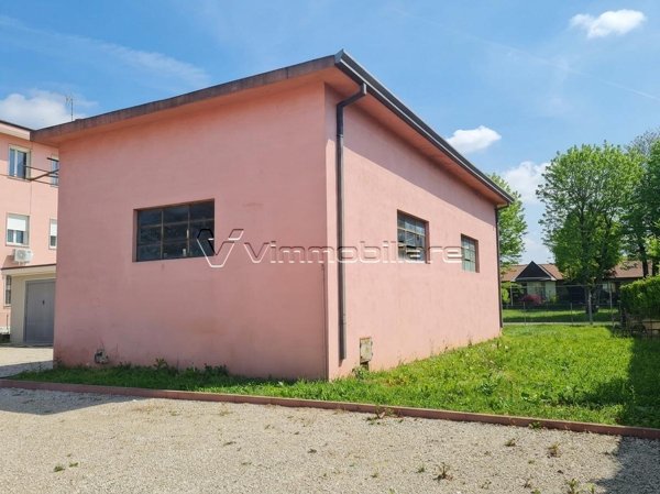 locale di sgombero in vendita a Noventa Vicentina