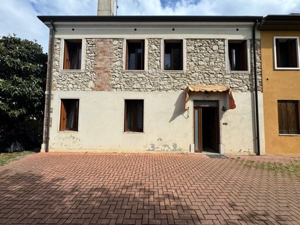 casa indipendente in vendita a Noventa Vicentina