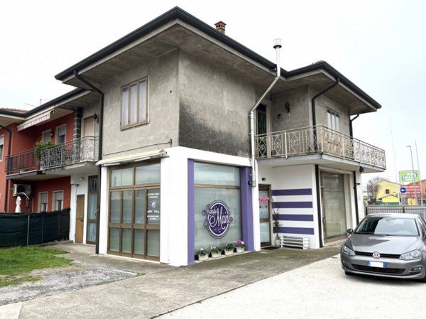 casa indipendente in vendita a Noventa Vicentina